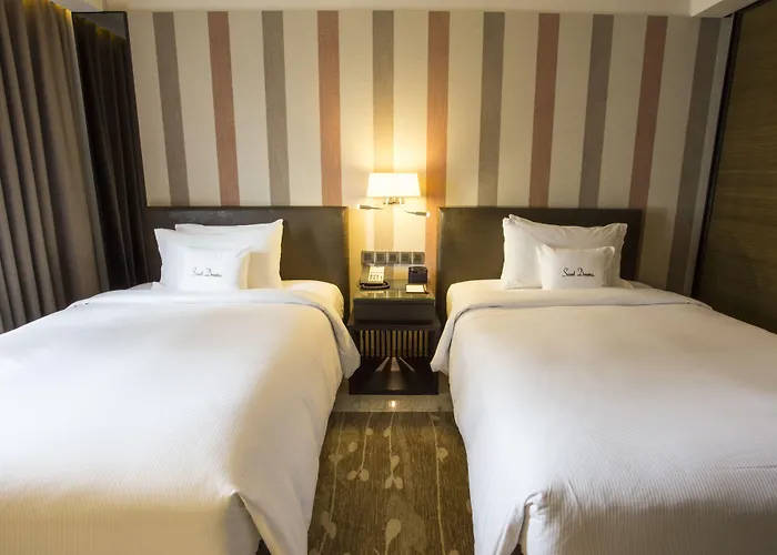 Doubletree By Hilton Sukhumvit Бангкок
