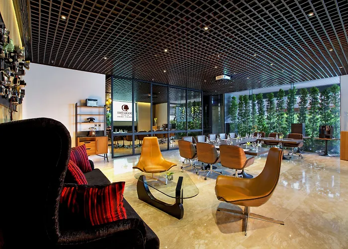 Doubletree By Hilton Sukhumvit Бангкок