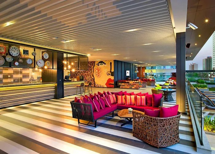 Отель Doubletree By Hilton Sukhumvit 5*