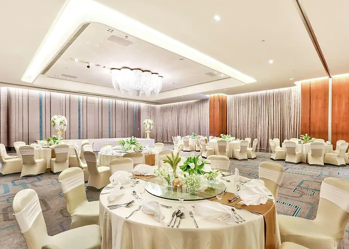 Отель Doubletree By Hilton Sukhumvit 5*