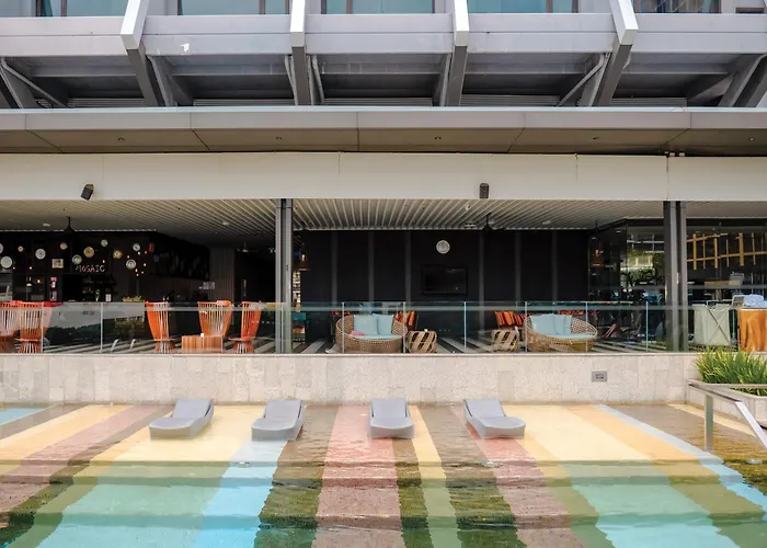 Doubletree By Hilton Sukhumvit Бангкок