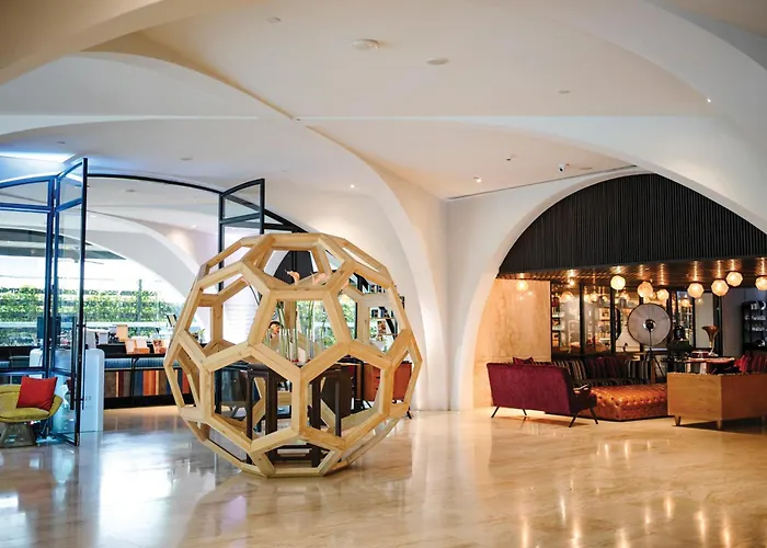 Отель Doubletree By Hilton Sukhumvit Бангкок