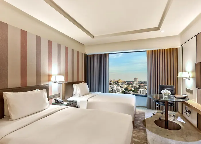 Отель Doubletree By Hilton Sukhumvit Бангкок