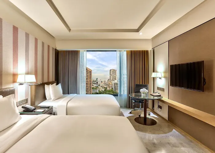Отель Doubletree By Hilton Sukhumvit Бангкок